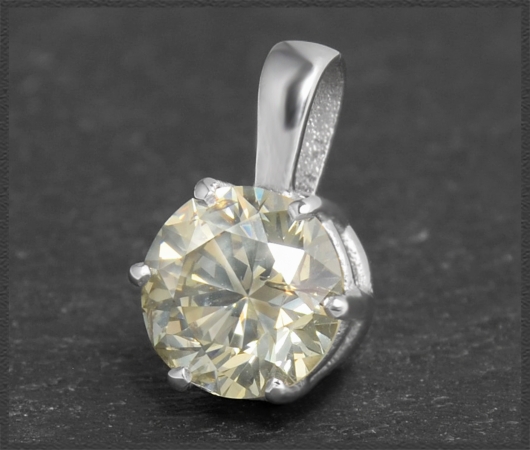 Diamant Brillant Anhänger mit 1,60ct, zart champagner